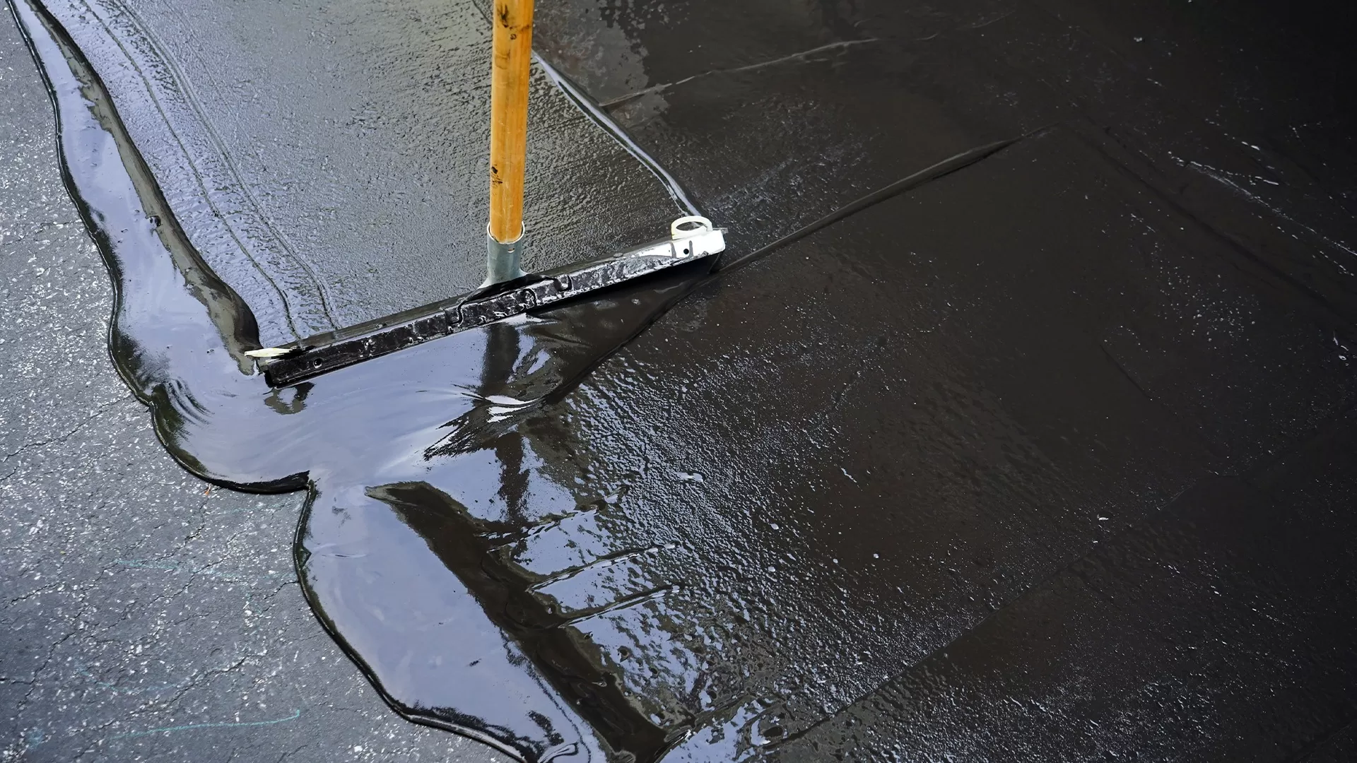 Commercial Asphalt Sealcoating Services Metro Detroit